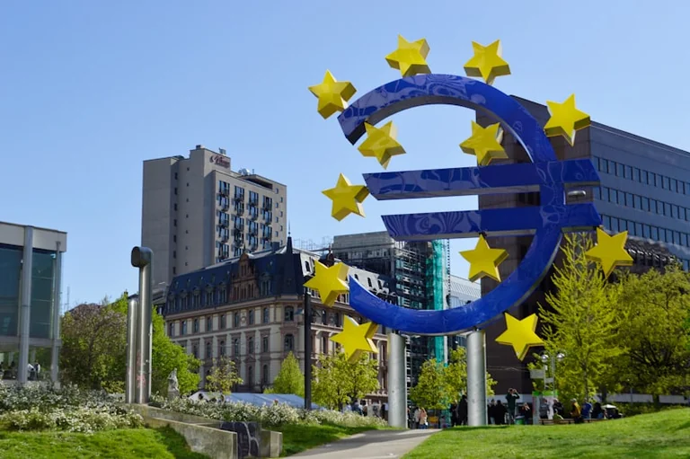ECB rugsėjo 10 d.: 35 % tikimybė mažesnei indėlių normai
