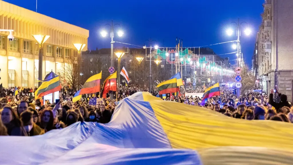 Lietuva stiprina paramą Ukrainai: premjero žinia nepriklausomybės proga