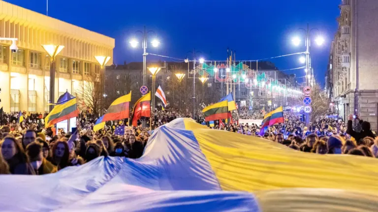 Lietuva stiprina paramą Ukrainai: premjero žinia nepriklausomybės proga