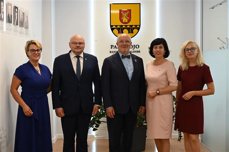 Pakruojyje Olekui pristatyti vietos rūpesčiai – kas toliau?