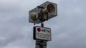 Suskambus perspėjimo sirenoms: ką privalote žinoti ir turėti