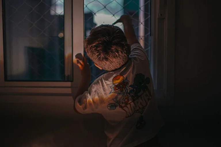 Sapnuoti namus: nostalgija, saugumo poreikis ar stresas?