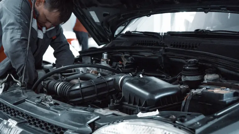 Viena klaida perkant automobilį gali kainuoti tūkstančius